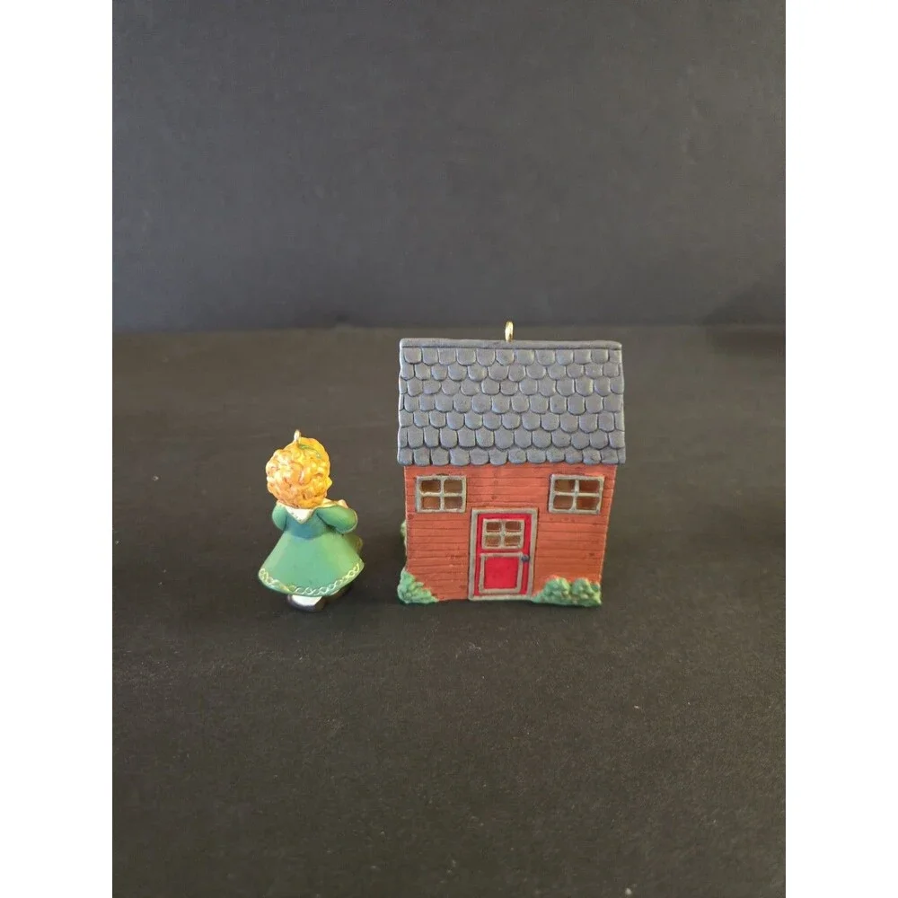 Hallmark Ireland Joy to the World Collection 2007 Keepsake Christmas Ornament